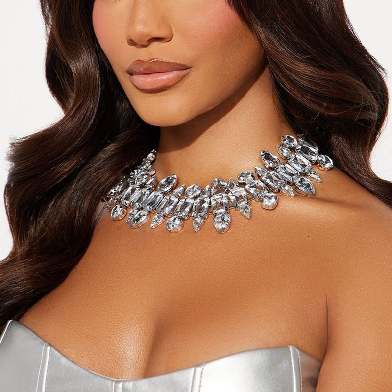 Collana da donna con catena a clavicola con strass, personalità esagerata e geometrica, accessorio di alta gamma_voghion.com