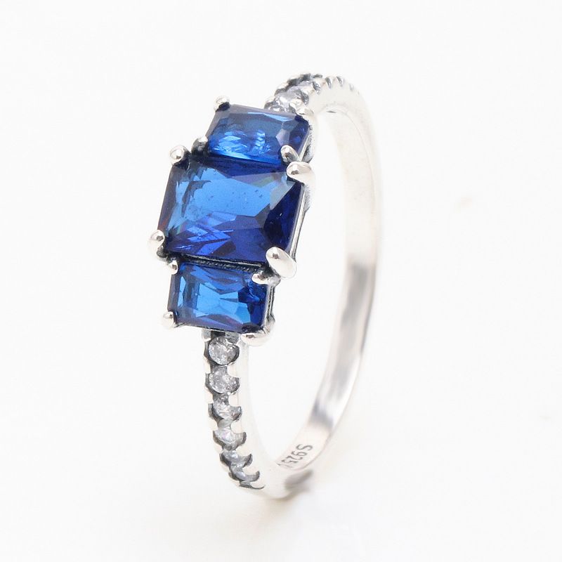 Damenschmuck Blauer rechteckiger Blasenring mit drei Steinen Modischer Nischendesign Blauer klassischer Diamantring_voghion.com