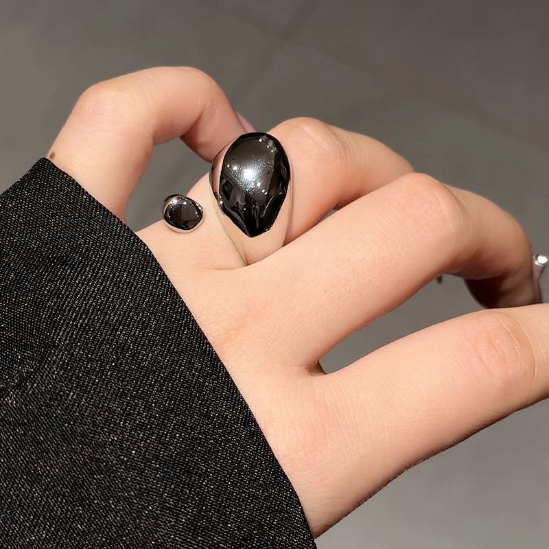 Bague en métal poli pour femme Bague d'index au design simple et irrégulier haut de gamme à la mode Fourniture en direct_voghion.com