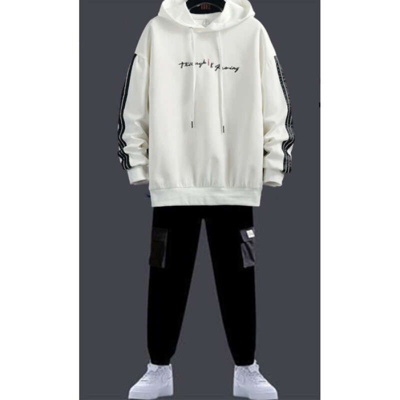 Lässiges dreiteiliges Herren-Set, gepaart mit einer coolen und trendigen Herbst-Jeansjacke, ein komplettes Kleidungsset_voghion.com