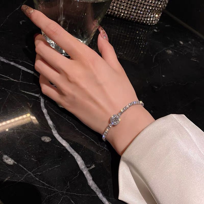 Korean New Instagram Light Full Dia Sier Bracelet High End Feel Bracelet, Unique Design Feel, Cold Wind,_voghion.com