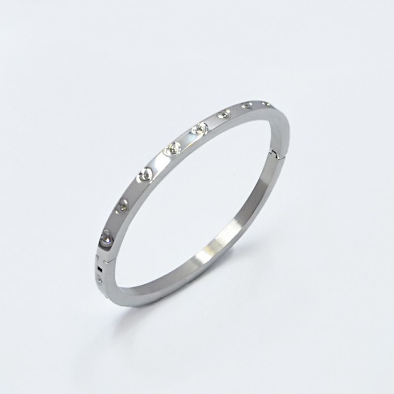 Women's Jewelry Retro Love Titanium Steel Bracelet Does Not Fade Niche Buckle Design Zircon Bracelet_voghion.com