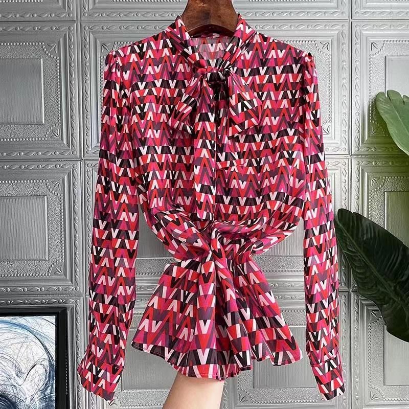 Cravatta da donna alla moda in seta di gelso floreale con camicia slim fit in simil seta a maniche lunghe_voghion.com