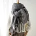 Winter Schal Für Frauen Kaschmir Warme Solide Pashmina Decke Wraps Weibliche Dicke Weiche Bufanda Große Quaste Schal Lange Poncho Echarpe_voghion.com