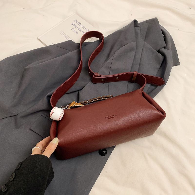 Small niche design pillow soft 2024 new autumn and winter wide strap armpit commuting exquisite single shoulder_voghion.com