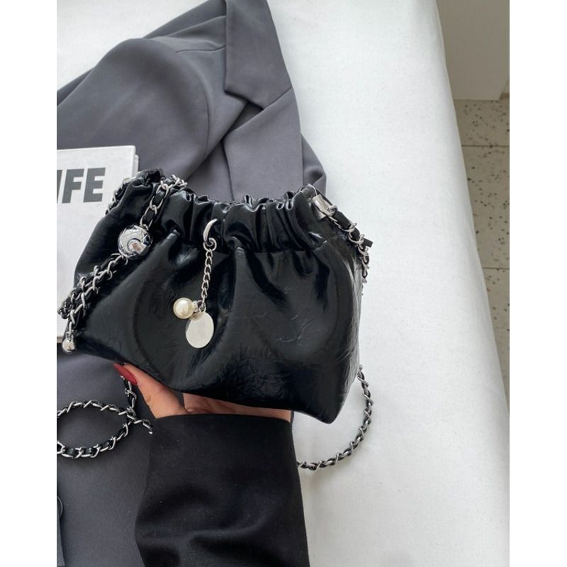 Novità 2024 per le donne, piccola borsa a tracolla di lusso con tracolla a catena a forma di nuvola piegata, secchiello monospalla alla moda e versatile_voghion.com