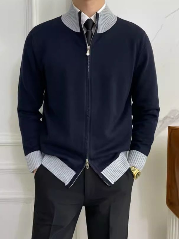 Suéter masculino de malha com zíper e gola alta, corte slim fit – pulôver com blocos de cores, zíper duplo e detalhe de emblema_voghion.com