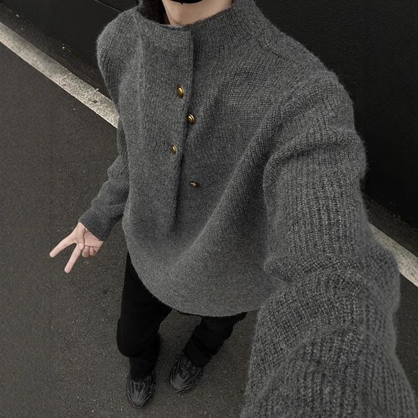 Pull col montant irrégulier à boutons pour homme, style automne-hiver, ample et décontracté, design de niche_voghion.com