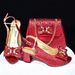 Dinnerparty mit Sandalen mit Schleife und Handtasche für jeden Tag_voghion.com