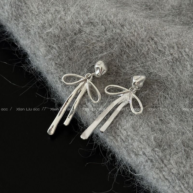 Strik kwastje high-end gevoel, licht luxe temperament, vrouwelijke persoonlijkheid, oorbellen met een koude en koele stijl_voghion.com