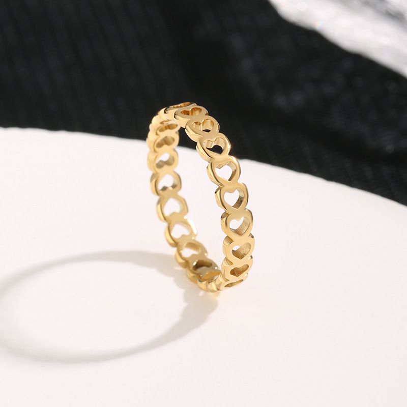 Anello in acciaio al titanio con design a nicchia, anello a forma di cuore di pesca cavo e massiccio, accessorio d'amore per coppie_voghion.com
