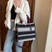 Beibei Shangpin 2024 New Fashion Contrast Stripe Tote Large and Small Handheld One Shoulder Diagonal Cross Trendy_voghion.com