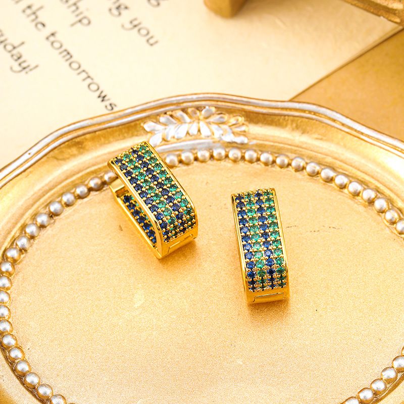 New fashionable, simple, high-end, micro inlaid zircon buckle, personalized trendy design, earrings and ear accessories_voghion.com