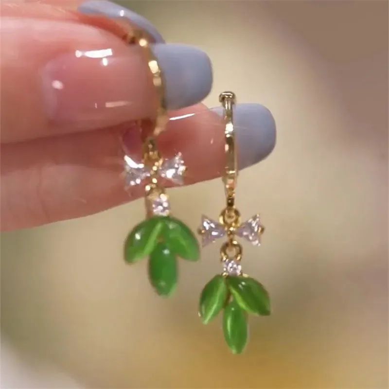 Design di nicchia a farfalla in cristallo verde, orecchini di alta qualità, dolci e squisiti, pendenti, accessori per le orecchie di lusso leggeri_voghion.com