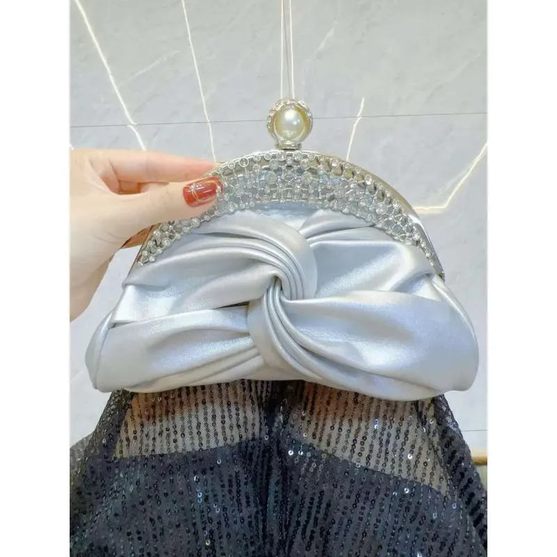 Designer 2025 Fashion Women Luxurious Chain Shoulder Red Wedding Party Female Chic Crossbody Bags Prom Clutch Handbags_voghion.com