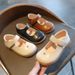 Chaussures rétro en cuir pour enfants, petites et moyennes chaussures simples à scratch pour enfants, nouvelles chaussures de princesse pour filles printemps 2022, tendance chaussures noires pour enfants_voghion.com