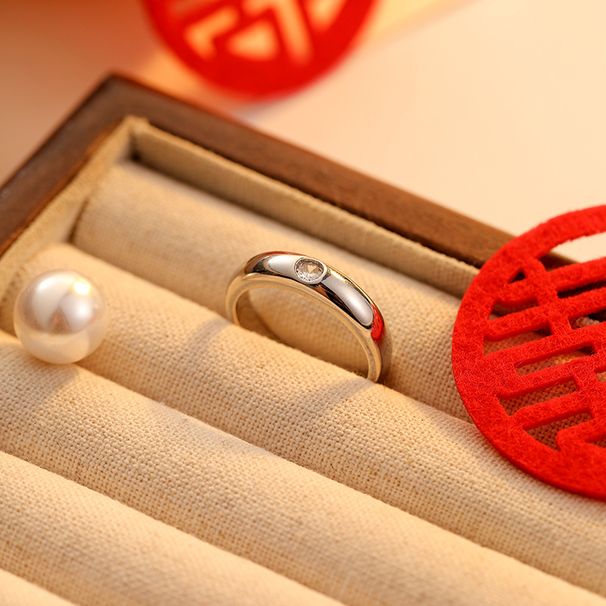 Hochwertiger simulierter Diamant mit sechs Krallen für Frauen, einfacher und modischer Mosang-Stein im Paarstil für die Eröffnung eines Heiratsantrags_voghion.com