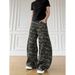 Retro Cleanfit Camo Jeans - Relaxed Carpenter Pants With Curved Hem (S-XXXL, Washed Green)_voghion.com