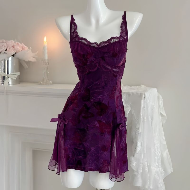 Sexy Lace Plus Size Romantic Nightgown With Purple Floral Suspender And Deep V-design, Combining Comfort And Temptation-XL_voghion.com