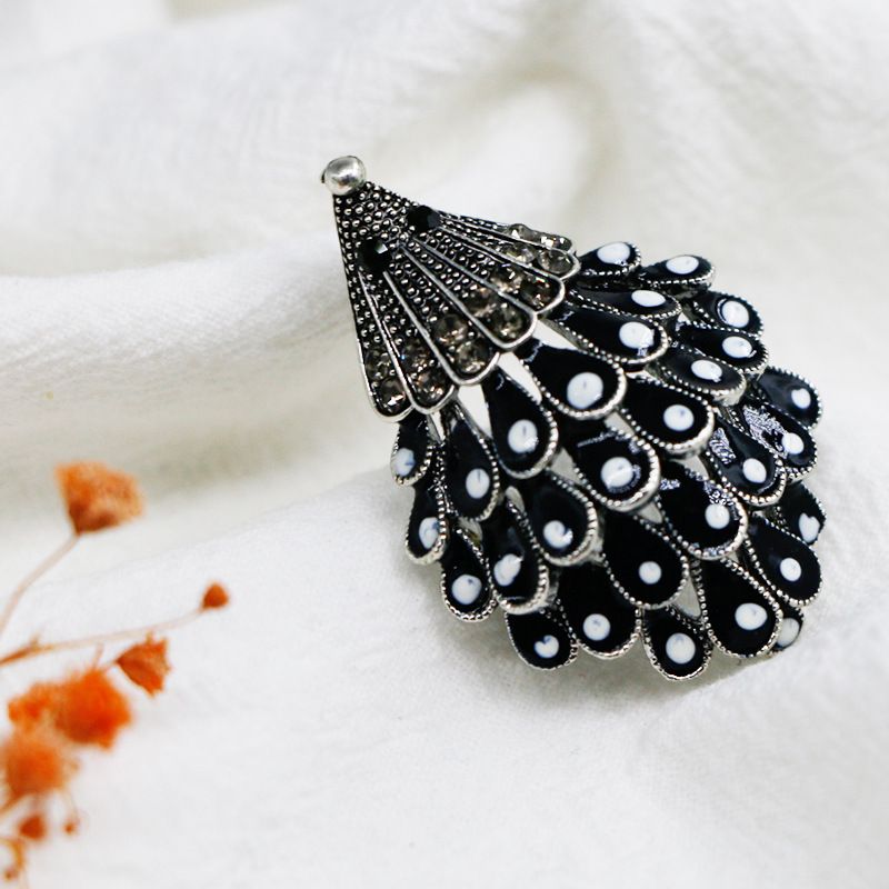 Creative Drip Oil Hedgehog brooch, personalized and versatile cardigan shawl, anti glare safety pin, brooch_voghion.com