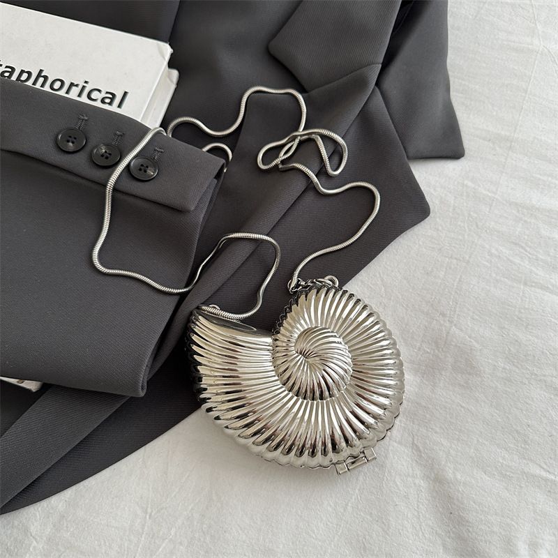 Clutches für Damen Eine kleine und schlichte Umhängetasche mit modischem Crossbody-Design für Damen_voghion.com