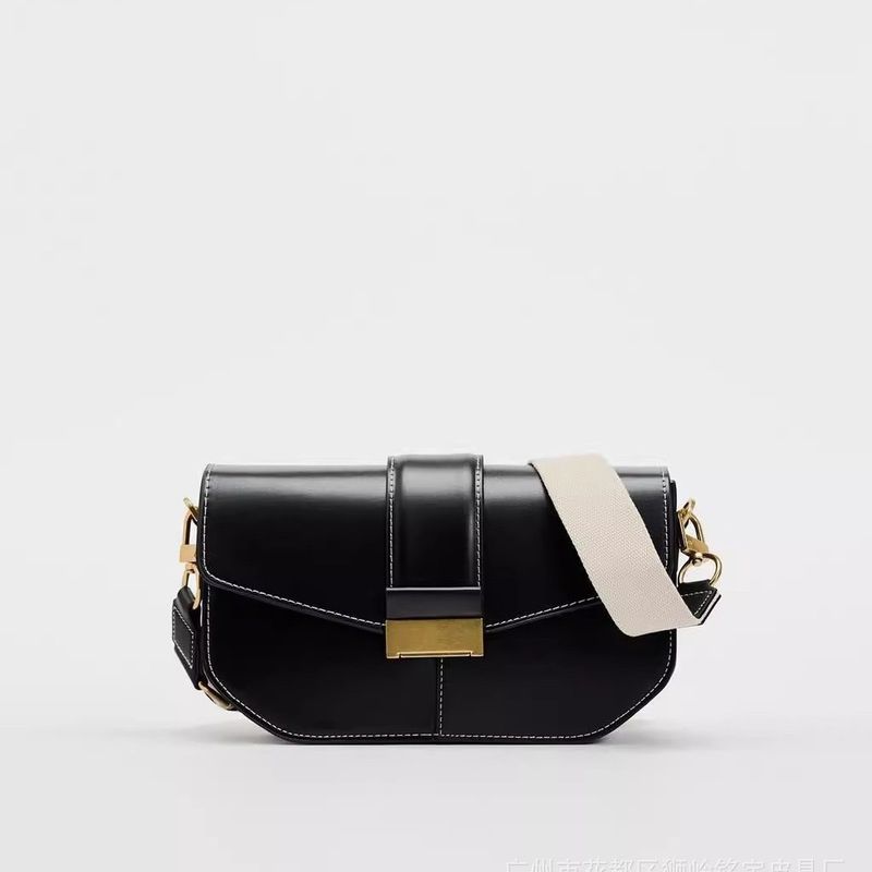Damentaschen Großhandel Herbst Neue Schwarze Einfache Vielseitige Flip-Umhängetasche Vielseitige Umhängetasche Kleine Quadratische Tasche_voghion.com