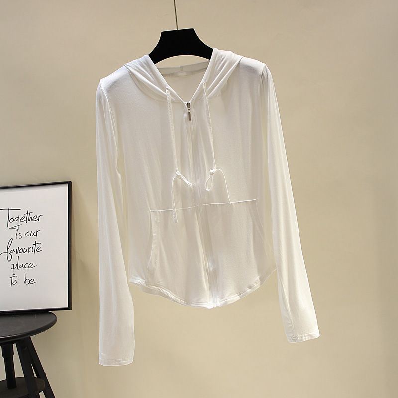 Weiße, dünne Jacke mit Kapuze und abgerundetem Saum, Sonnenschutzhemd_voghion.com