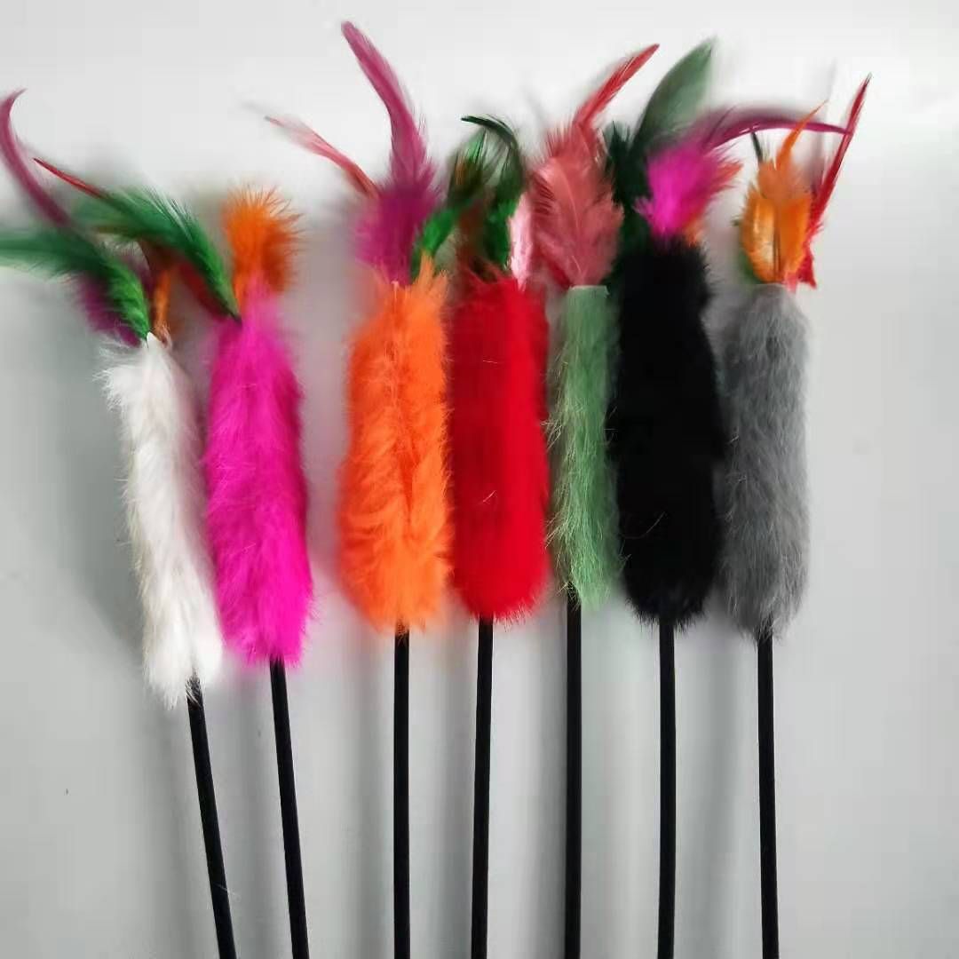 Giocattolo elastico in plastica con asta lunga e colorata, in pelliccia di coniglio, per gatti, 55 cm_voghion.com