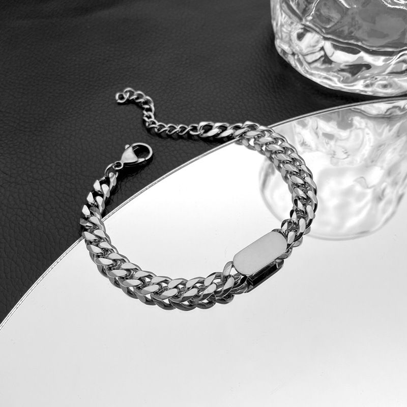 Bracciale cubano in acciaio al titanio di alta qualità, design di nicchia alla moda per uomo, hip-hop, semplice ed elegante._voghion.com
