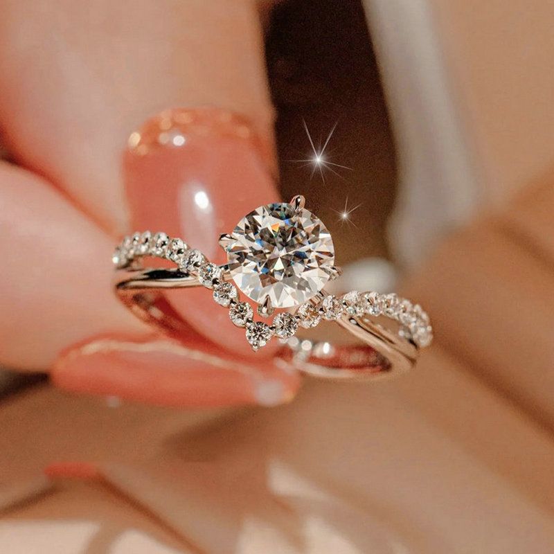 Pietra Mosang Incoronazione dell'amore, diamante per fidanzamento e proposta di donna, anello coordinato con argento chiuso_voghion.com