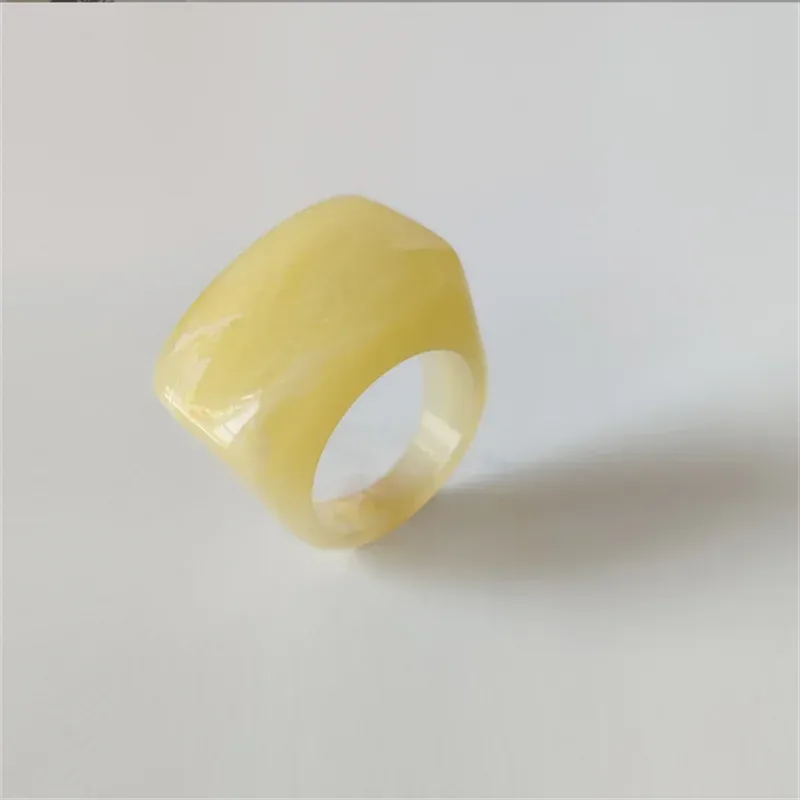 Bague décorative en acrylique, style tendance et créatif, collection 2025, accessoire de bijouterie neutre._voghion.com