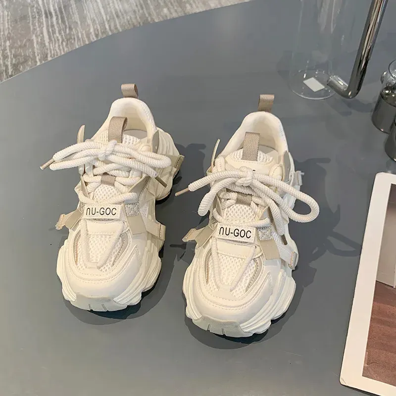 Korta och feta vårskor med andningsbar mesh, sportskor för kvinnor, moderiktiga spetsar, tjocka sulor, vardagsskor, otryckta, bra produkt 240930_voghion.com