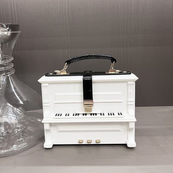 Borsa a tracolla singola in acrilico a forma di scatola, piccola e quadrata, modello pianoforte, 2024, da donna_voghion.com