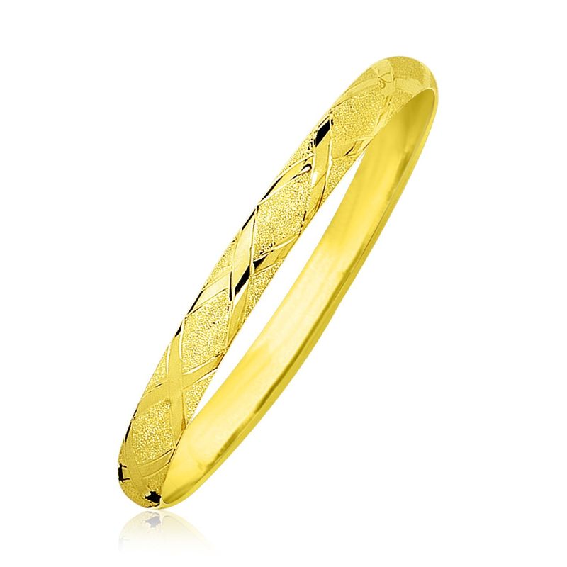 10k Yellow Gold Slender Diamond Pattern Textured Bangle_voghion.com