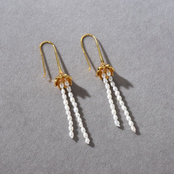 Pendientes colgantes de flor de loto para mujer con borlas de perlas naturales, gancho de latón chapado en oro de 18 quilates para un elegante estilo boho chic._voghion.com