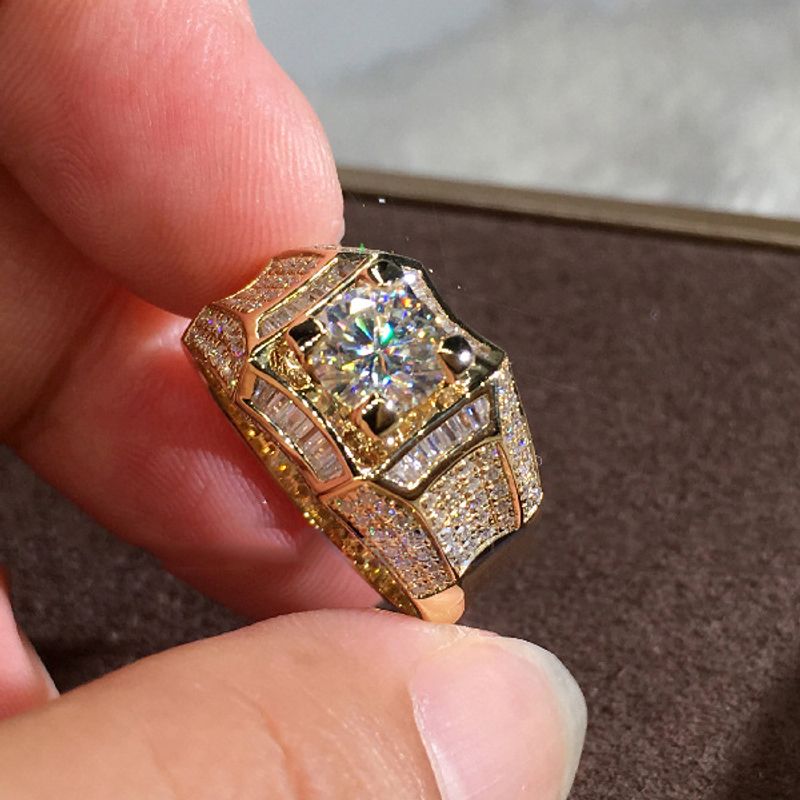 Neuer luxuriöser Unisex-Verlobungsring aus Platin_voghion.com