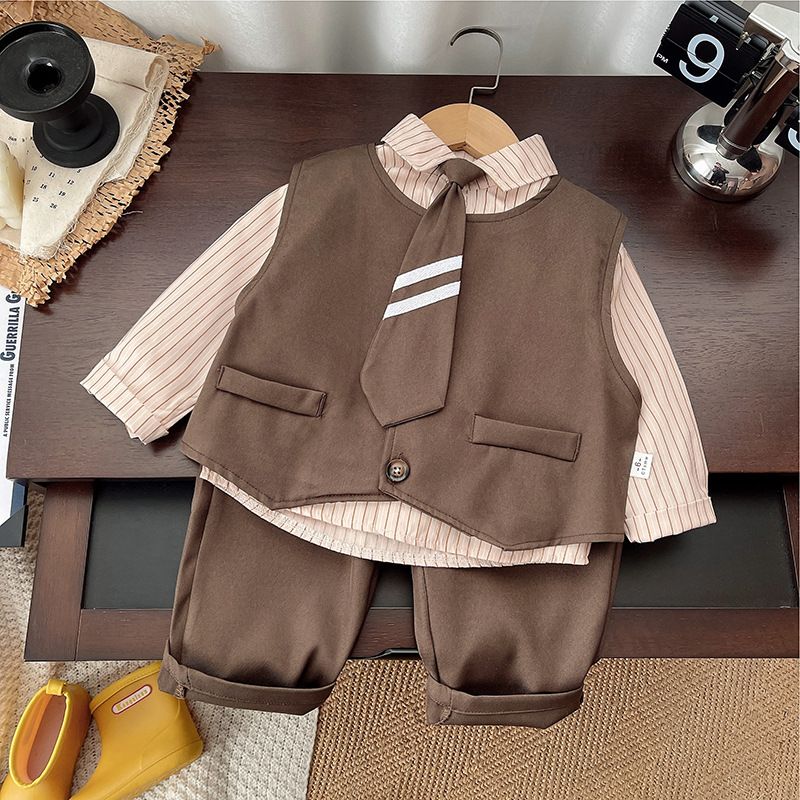 Set di tre pezzi per bambini, in stile occidentale, edizione coreana per bambini, autunno 2025, con gilet e camicia._voghion.com