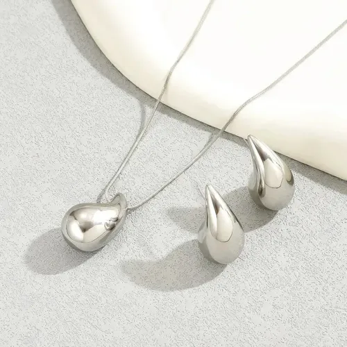 Bijouen Designer Fraen Perlenkette Ouerréng Waasserdrëpsenform Bijouset 2 Stéck Halskette Stud Ouerréng Gold Sier_voghion.com
