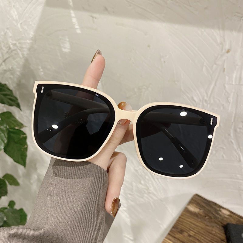 GM Frame For Women Summer High-End Ins 2022 New Style Big Face Slimming White Edge Sunglasses UV Protection_voghion.com
