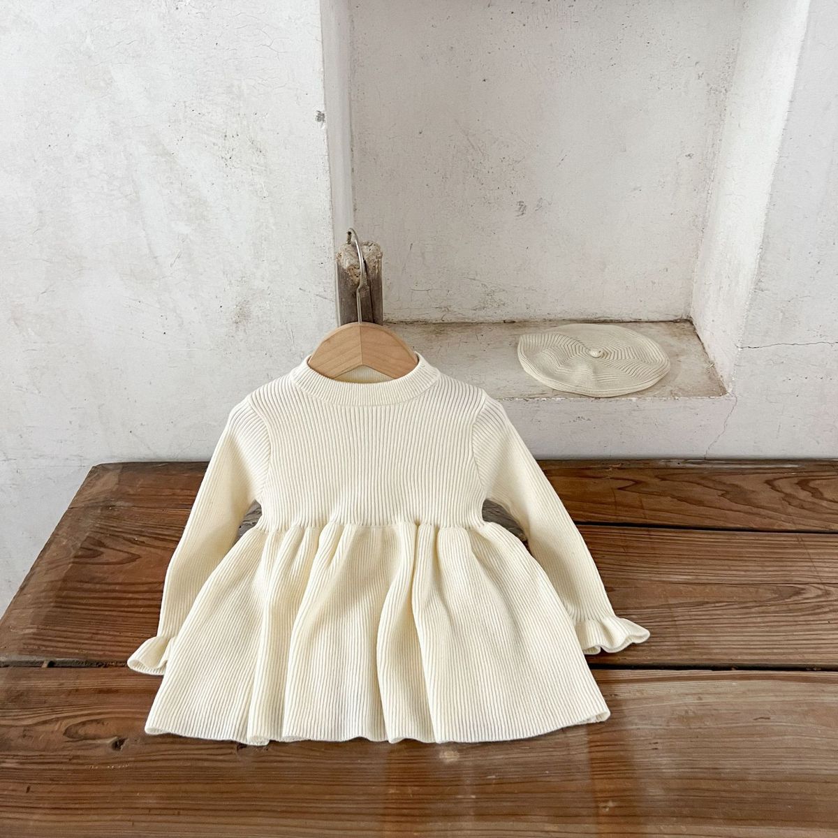 Kleinkind Mädchen Kleidung Baby Baumwolle Trompete Manschetten Wollkleid Säugling Frühling und Herbst Pullover Kleid_voghion.com