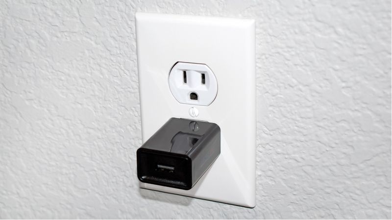 High-Efficiency USB Wall Adapter works for Gadgets Mobile with EN Outlet compatibility_voghion.com