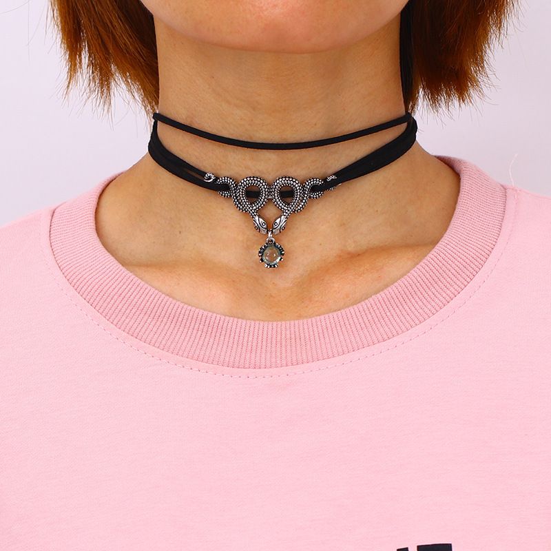 Doppellagige minimalistische Hip-Hop-Kurze trendige Anhänger-Schlüsselbeinkette-Halskette-Choker-Halsband-Schlangenhalskette_voghion.com