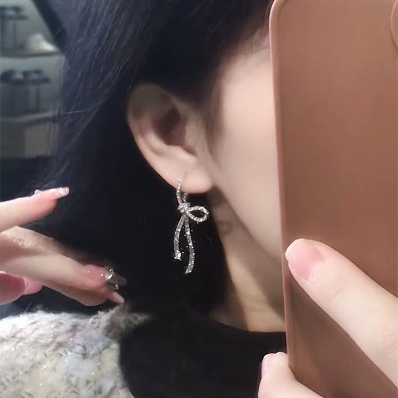 Full Diamond Bowknot Long Style High-end Sense Non-pierced Clips Light Luxury Temperament Ear Buckles Niche Round Face_voghion.com