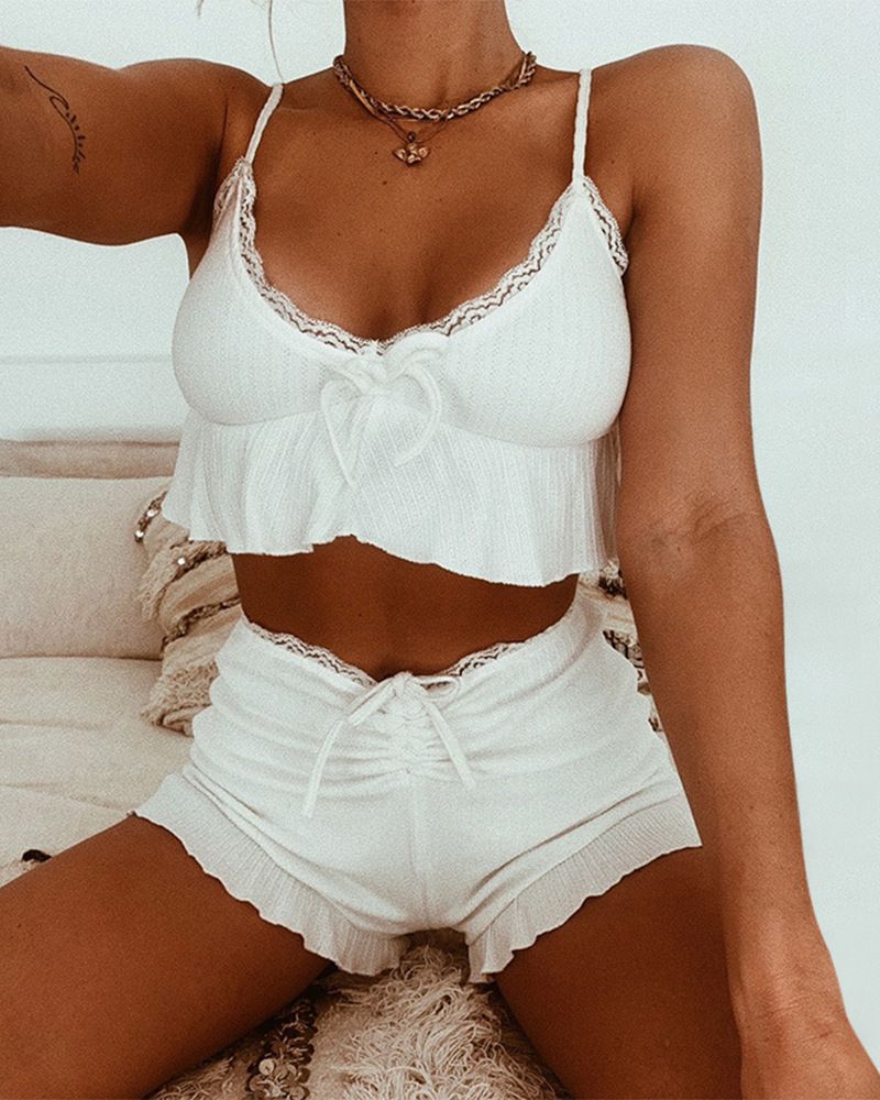 Enobarvna ležerna obleka s krilom in razporkom na prsih_voghion.com