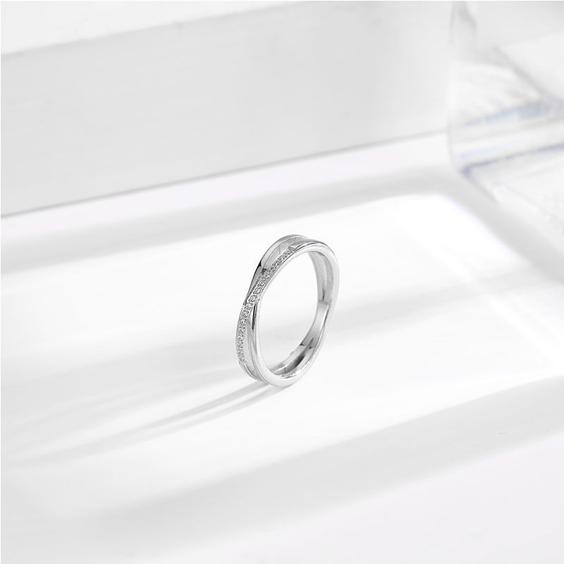 Damenschmuck Temperament Kreuz Diamant Titan Stahlring Weibliches Nischendesign High-End Edelstahlring Net Red Tide Schmuck_voghion.com