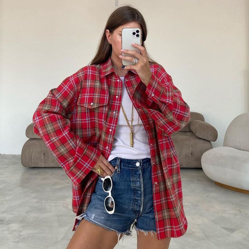 Camicia a quadri da donna con risvolto e risvolto_voghion.com