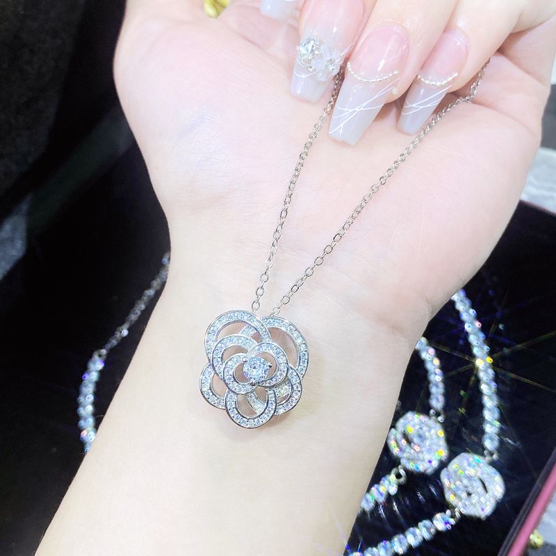 Ins Internet Celebrity Style Moissanite Armband High-End Nischendesign Volldiamant Mikro-Intarsien Rose Blume_voghion.com