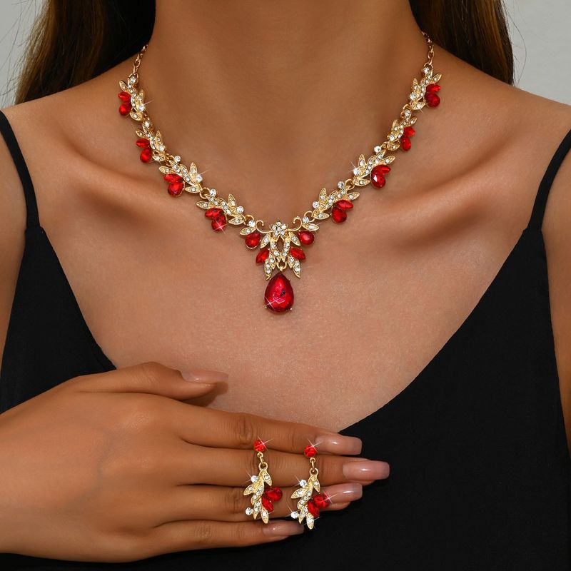Spot Wedding Dress With Bridal Accessories Clavicle Necklace Earrings Two Piece Set Ladies Alloy Jewelry Set_voghion.com
