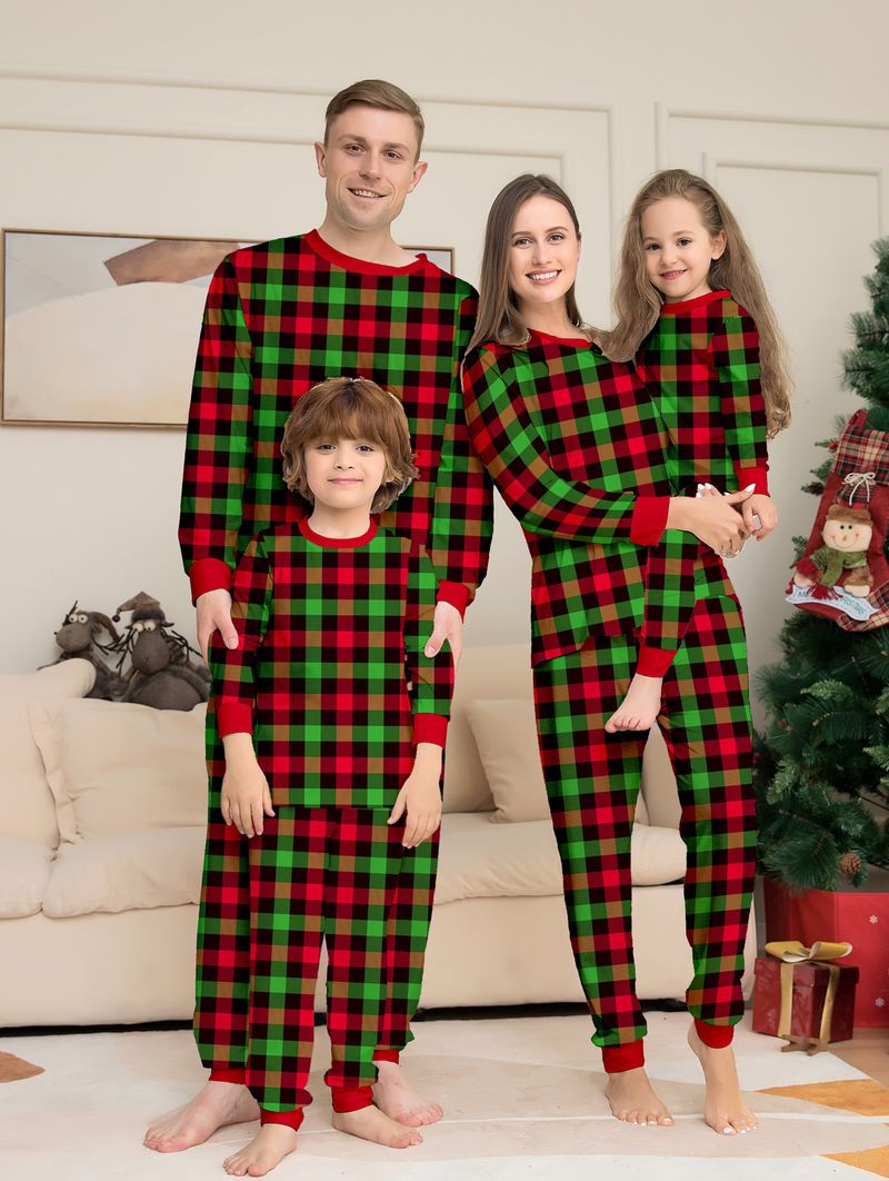 Set de pijamale imprimate cu imprimeu de Crăciun în carouri pentru familie_voghion.com