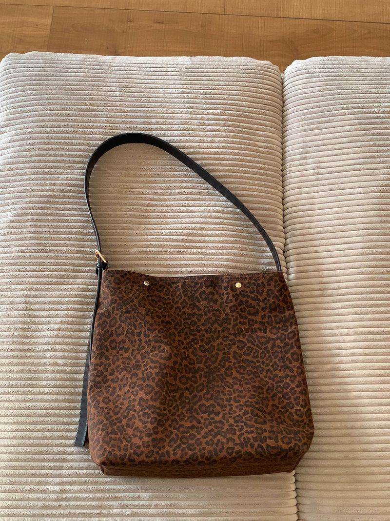 Versione coreana della borsa a tracolla larga da donna in tela leopardata_voghion.com